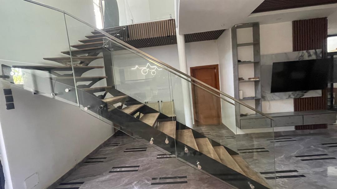 Escalier verre & acier